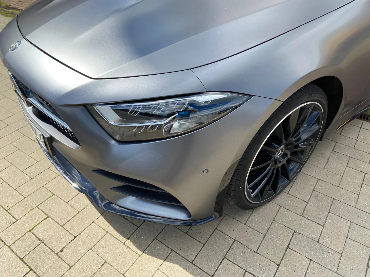 M23 FOILING, Car Wrapping, graues Auto